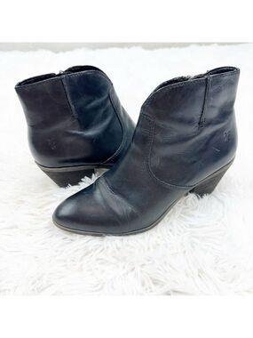 Frye Jennifer Almond Toe Zipper Leather Ankle Boots